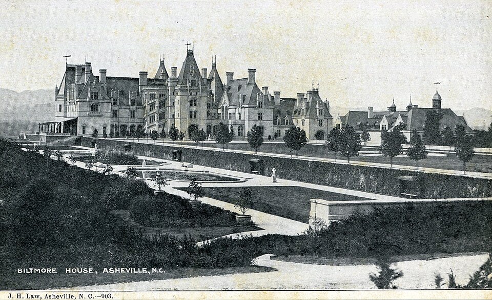 A colour postcard of Biltmore House published around 1915